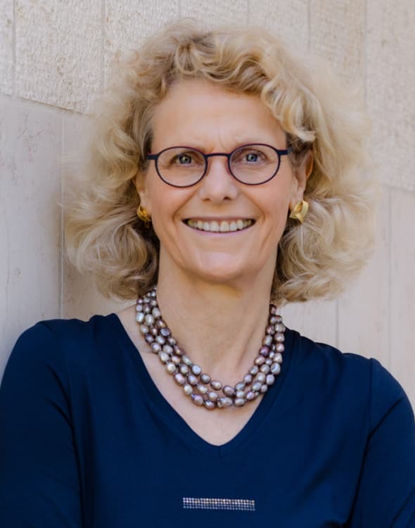 Ulrike Schaede 博士